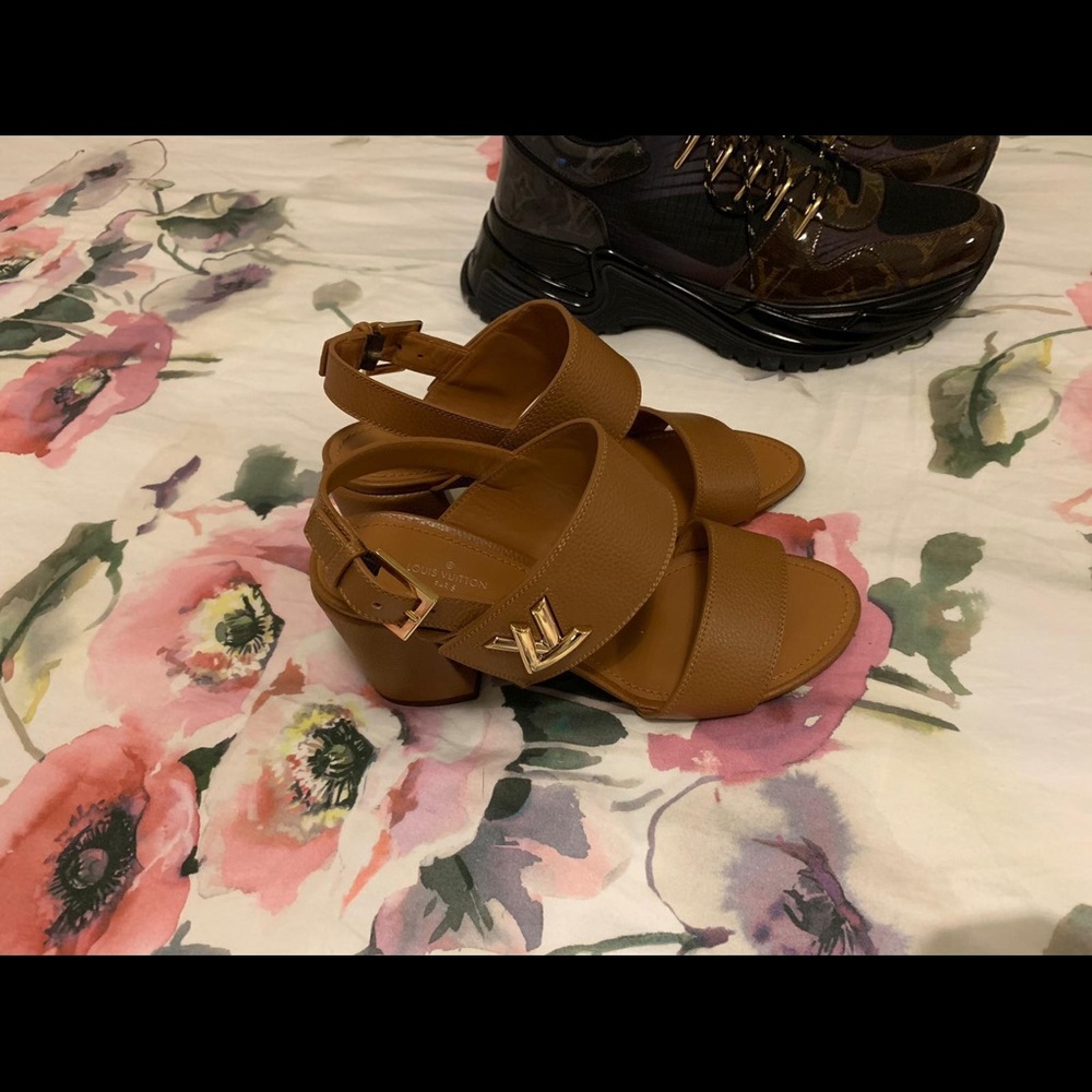 ❗️RARE❗️Louis Vuitton plain block heeled sandal - Picture 4 of 4